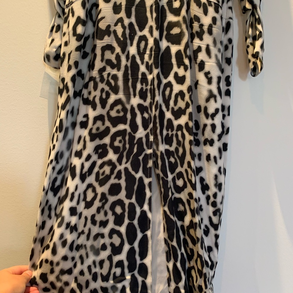 π
Tom Ford Leopard Dress π
- Picture 5 of 8